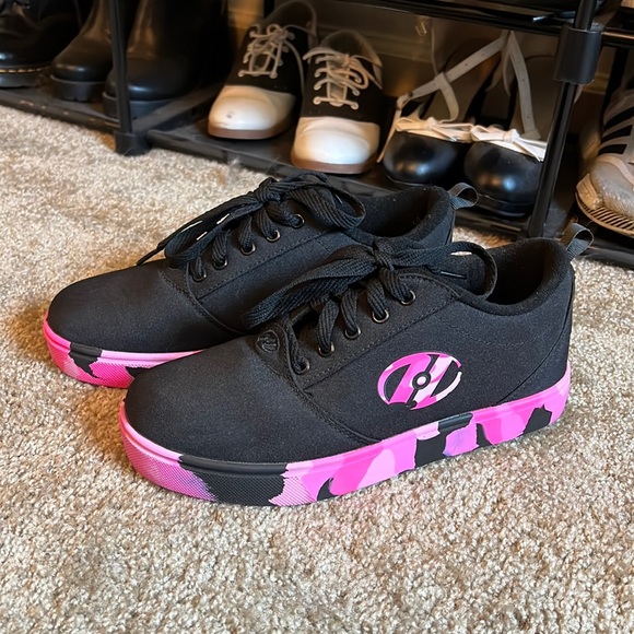 Heelys Shoes Brand New Heelys Poshmark